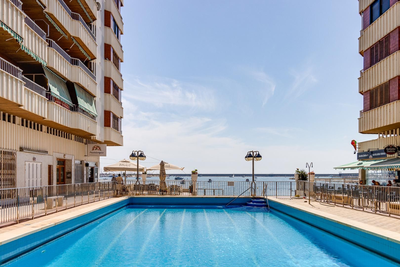 Apartment in Torrevieja, Alicante, Spain 100 sq.m. No. 192259