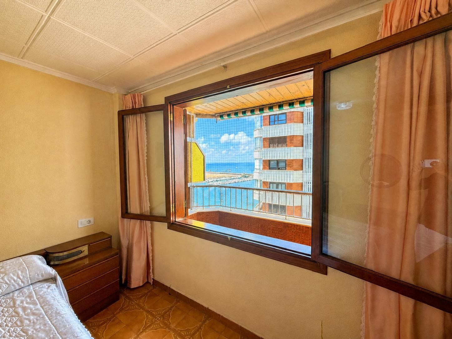 Apartment in Torrevieja, Alicante, Spain 100 sq.m. No. 192259