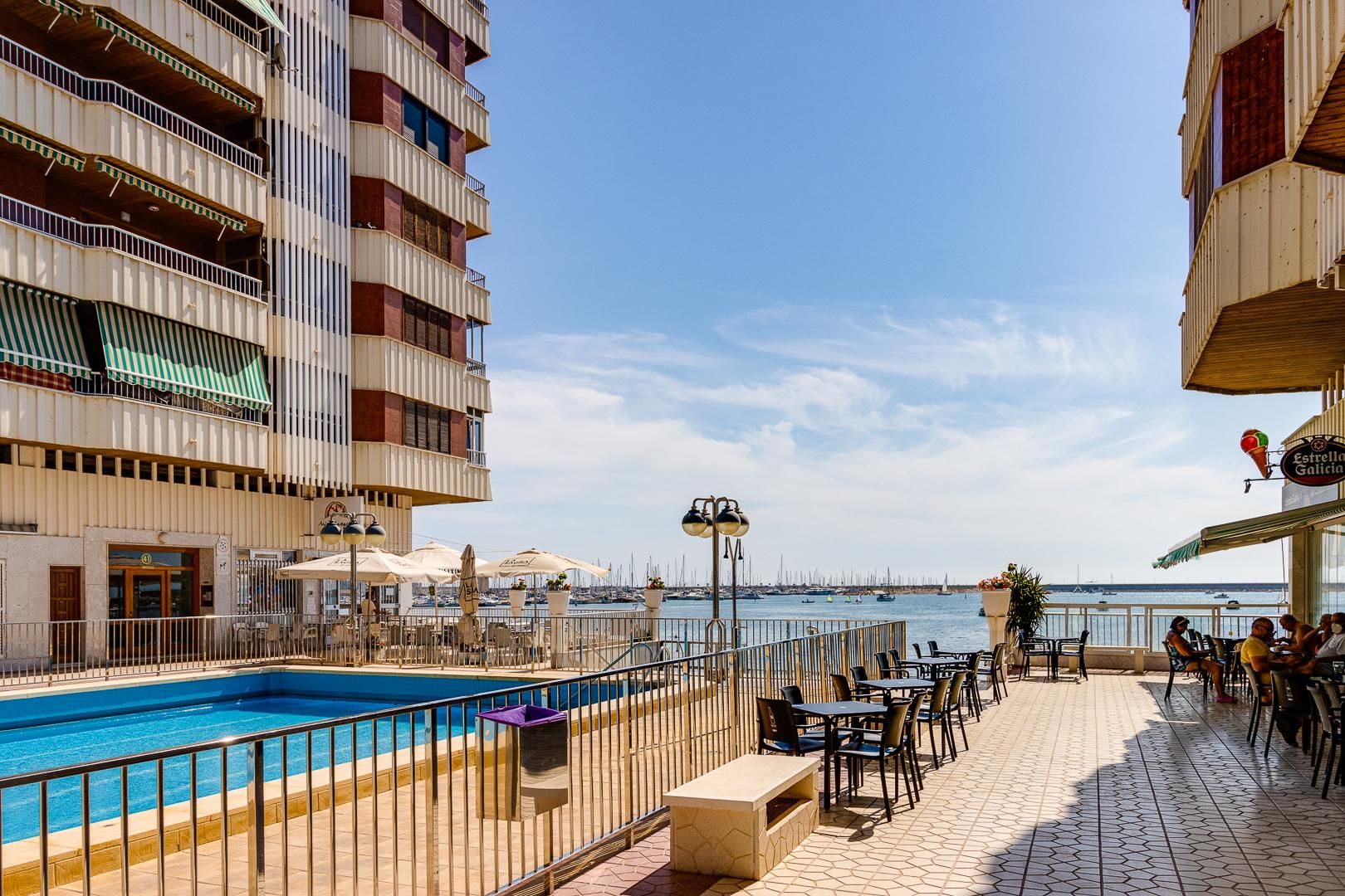 Apartment in Torrevieja, Alicante, Spain 100 sq.m. No. 192259