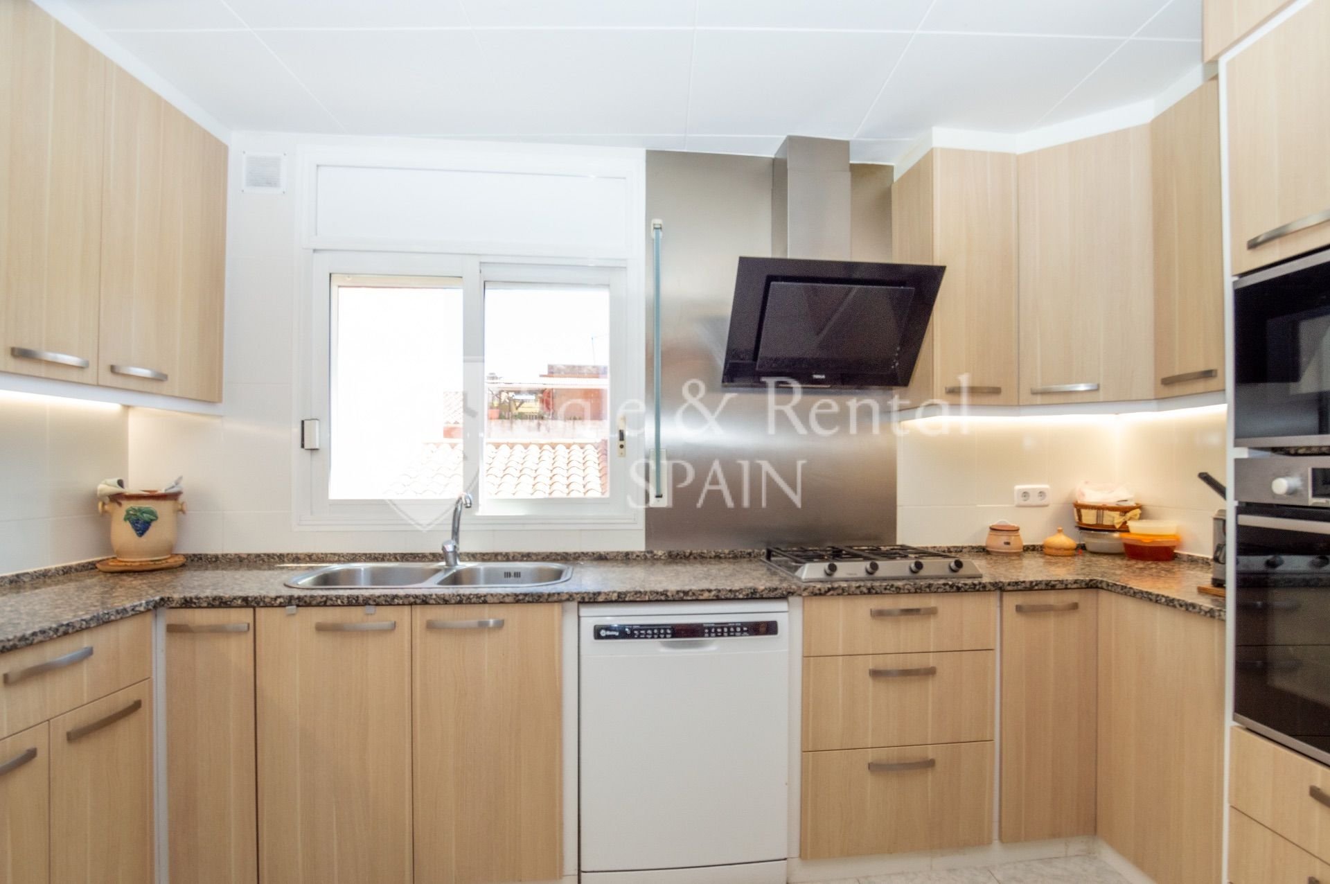 House in Sant Feliu de Guixols, Girona, Spanien 4 Schlafzimmer, 200 m2 Nr. 166384