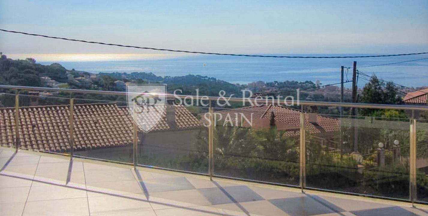 House in Lloret de Mar, Girona, Spain 4 bedrooms, 270 sq.m. No. 166388