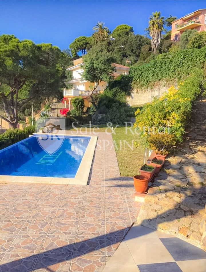 House in Lloret de Mar, Girona, Spain 4 bedrooms, 270 sq.m. No. 166388