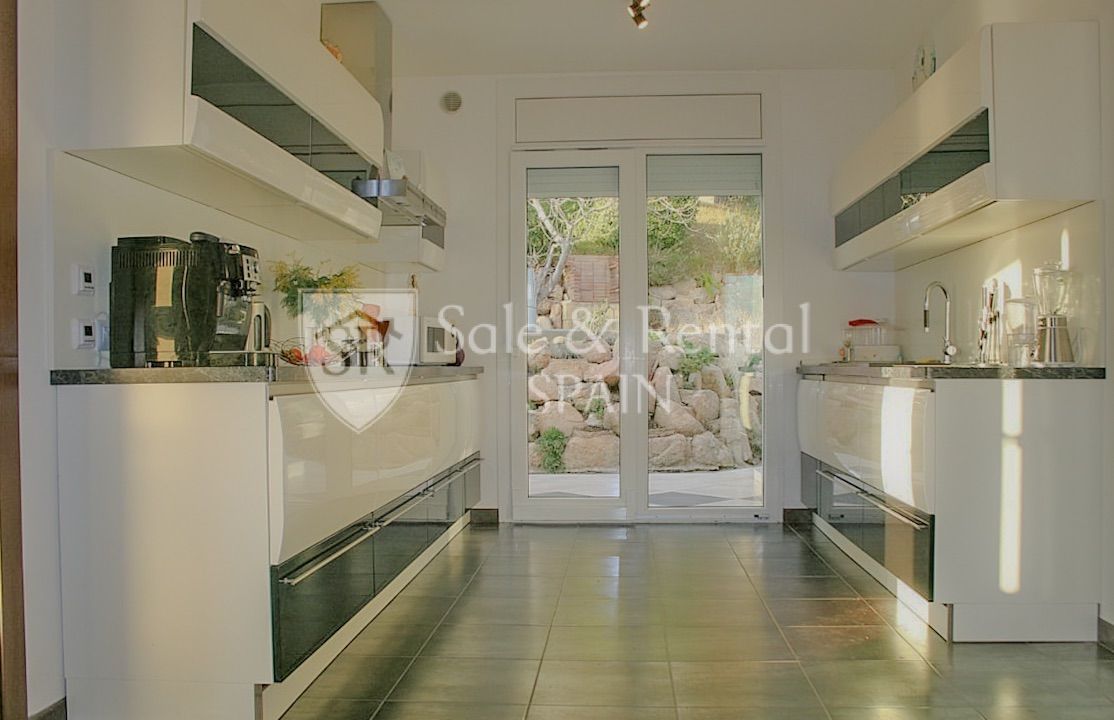House in Lloret de Mar, Girona, Spain 4 bedrooms, 270 sq.m. No. 166388