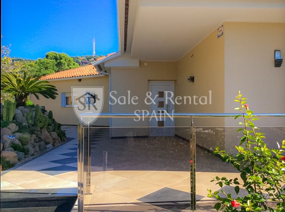 House in Lloret de Mar, Girona, Spain 4 bedrooms, 270 sq.m. No. 166388