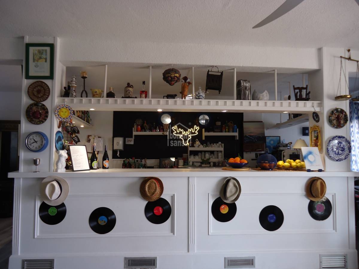 Kahvila / Ravintola Es Mercadal, Menorca, Espanja 184 m2 No. 99741