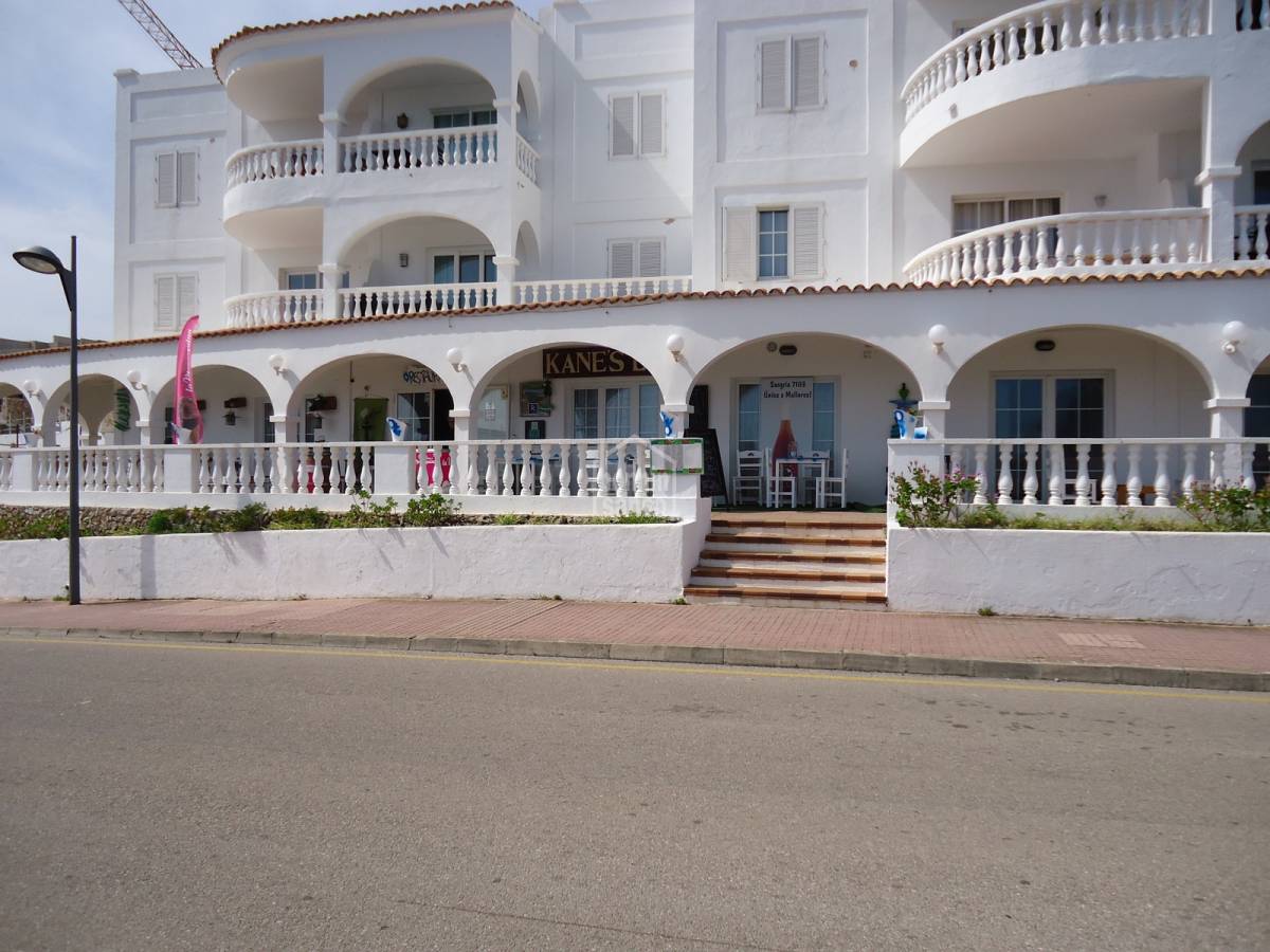 Kahvila / Ravintola Es Mercadal, Menorca, Espanja 184 m2 No. 99741
