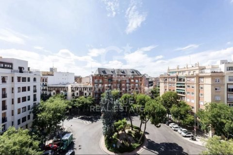 Apartamento en Madrid, España 4 dormitorios, 189 m2 No. 157034