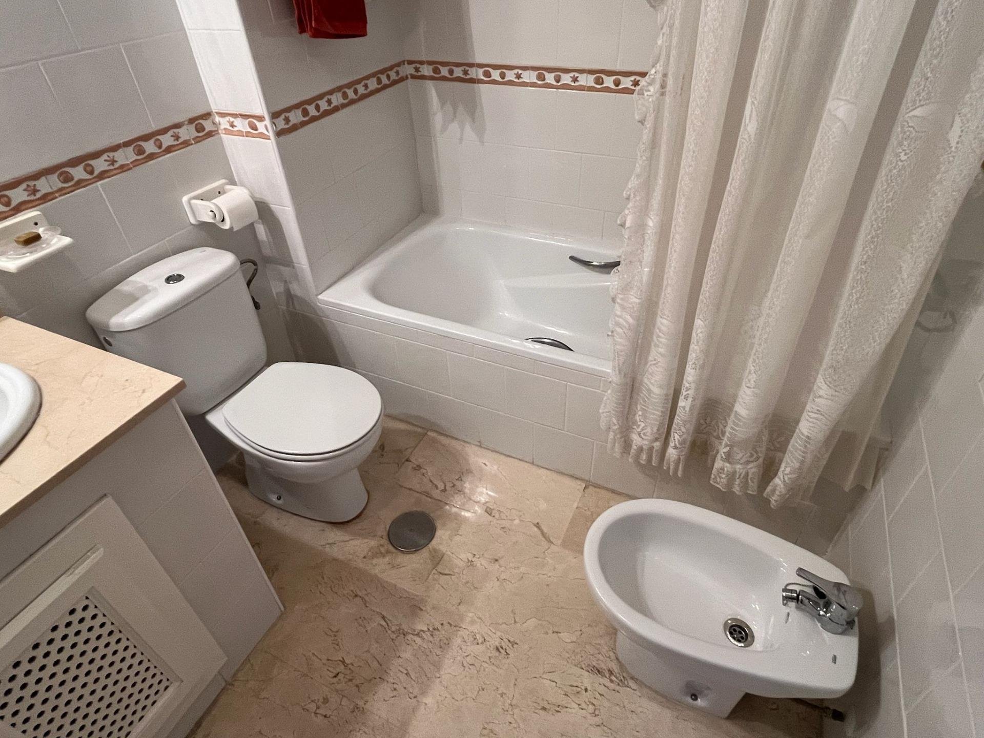 Apartamento en Genoves, València, España 2 dormitorios, 78 m2 No. 192297