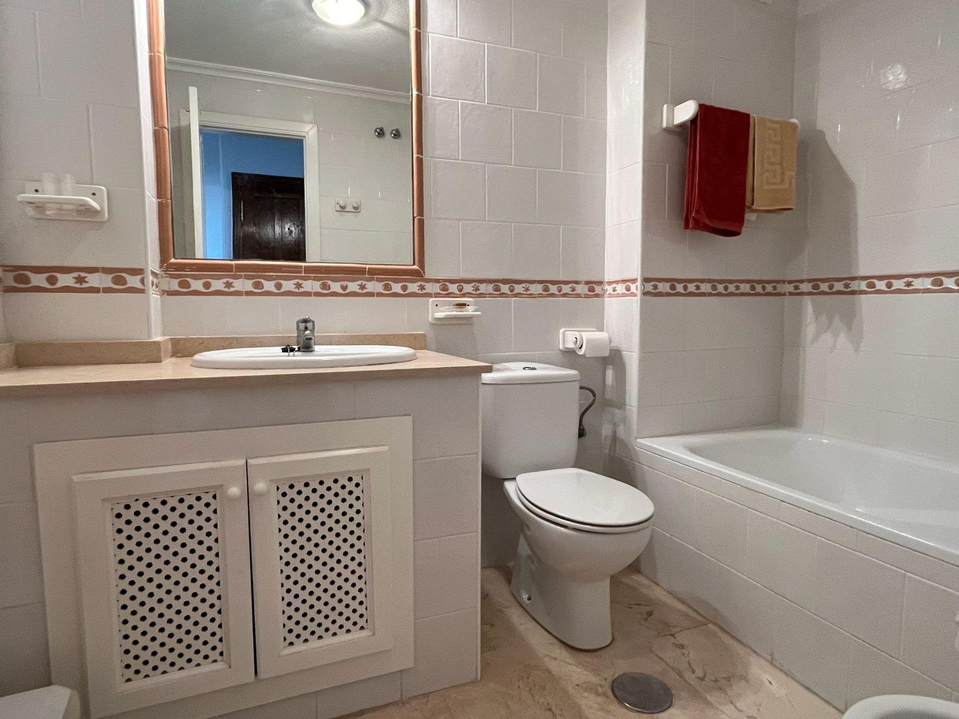 Apartamento en Genoves, València, España 2 dormitorios, 78 m2 No. 192297