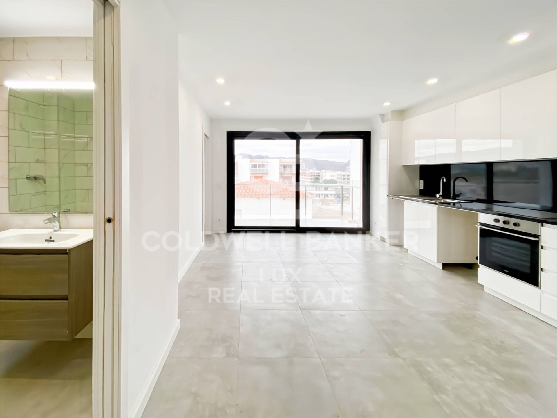 Tvåvåningslägenhet i Roses, Girona, Spanien 2 sovrum, 78 kvm. Nr. 160257