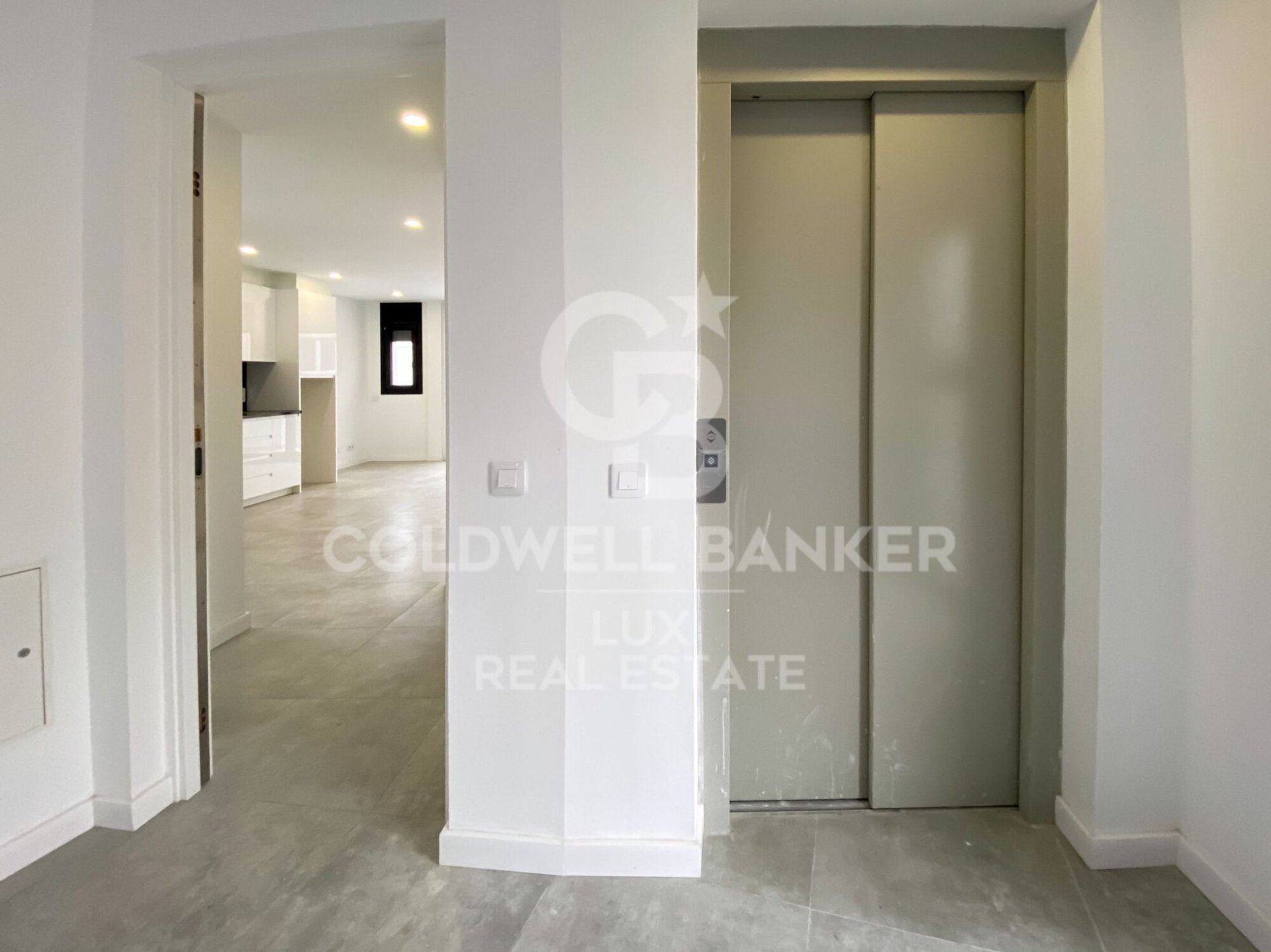 Tvåvåningslägenhet i Roses, Girona, Spanien 2 sovrum, 78 kvm. Nr. 160257
