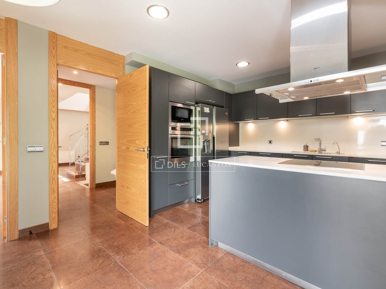 Villa in Bellaterra, Barcelona, Spain 6 bedrooms, 620 sq.m. No. 150861