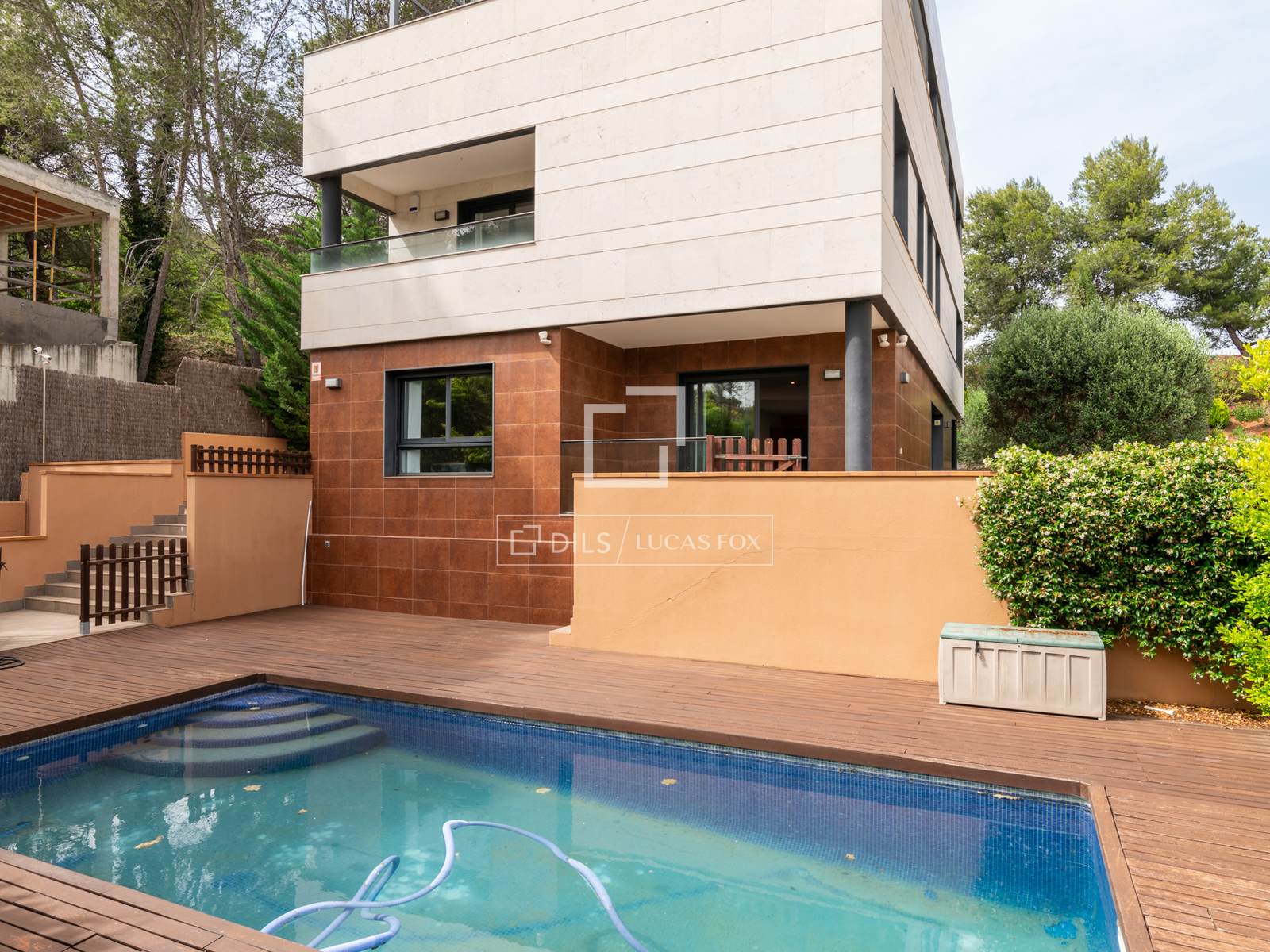 Villa in Bellaterra, Barcelona, Spain 6 bedrooms, 620 sq.m. No. 150861