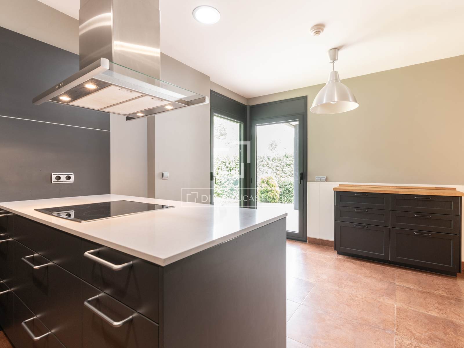 Villa in Bellaterra, Barcelona, Spain 6 bedrooms, 620 sq.m. No. 150861