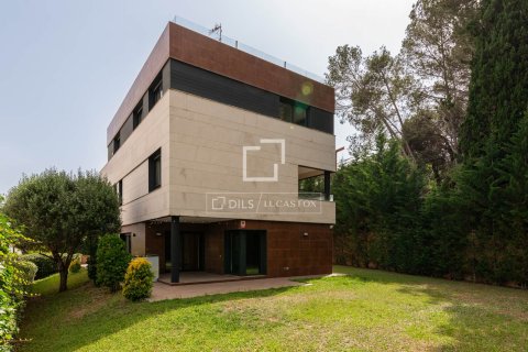 Villa Bellaterra, Barcelona, Spānijā 6 istabas, 620 m2 Nr. 150861