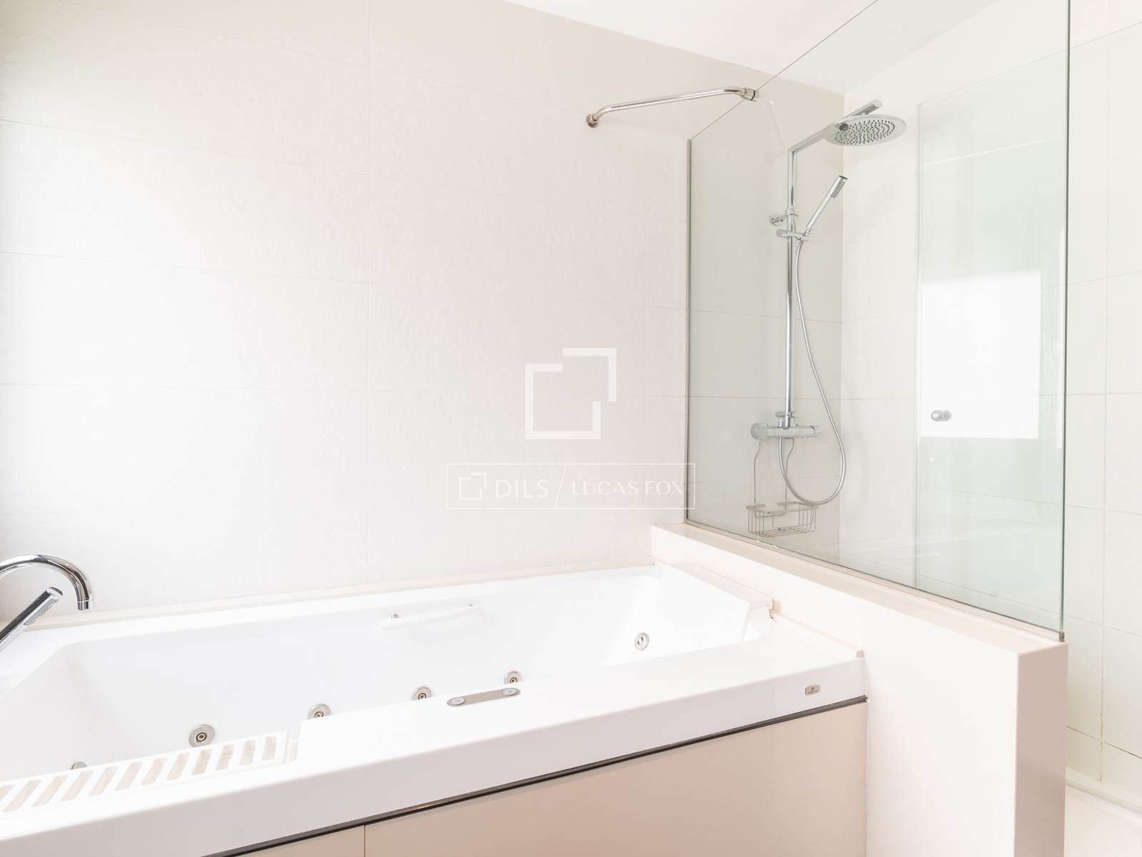 Villa in Bellaterra, Barcelona, Spain 6 bedrooms, 620 sq.m. No. 150861