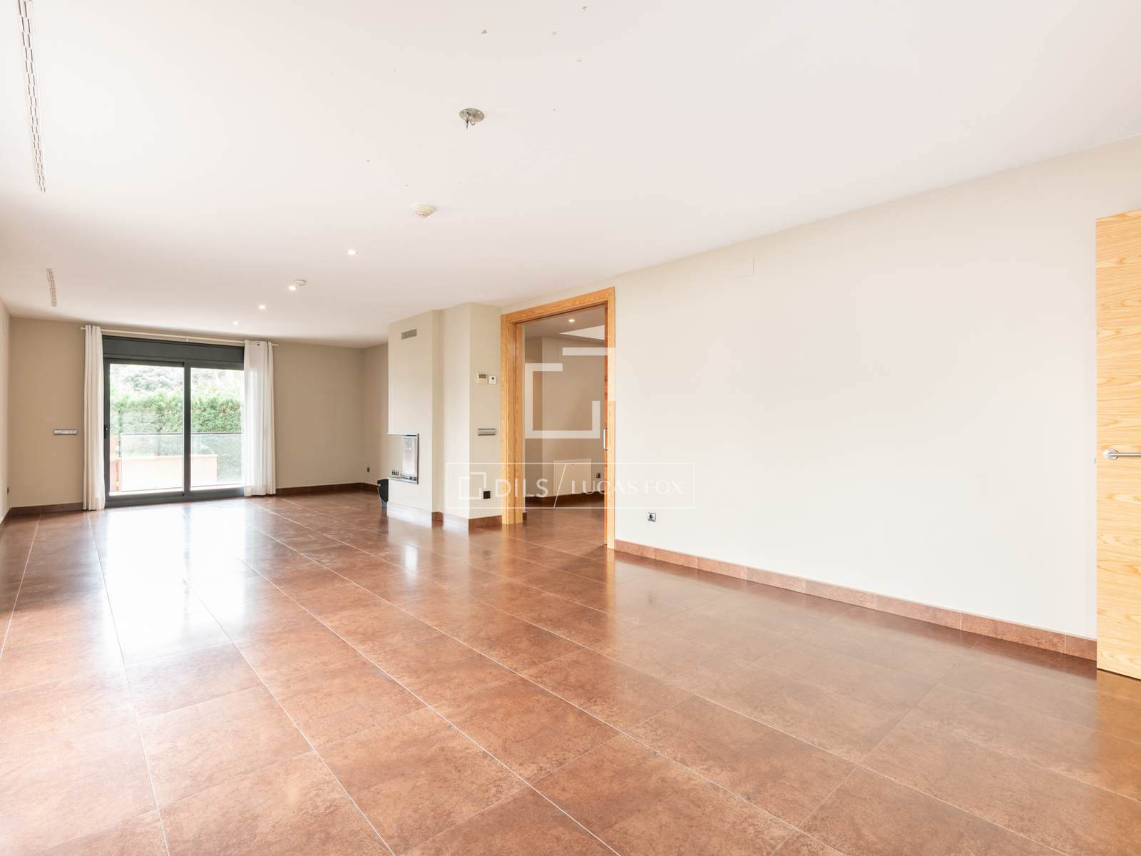 Villa in Bellaterra, Barcelona, Spain 6 bedrooms, 620 sq.m. No. 150861