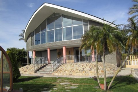 Villa a Los Montesinos, Alicante, Spagna 5 camere da letto, 250 mq. N° 99857