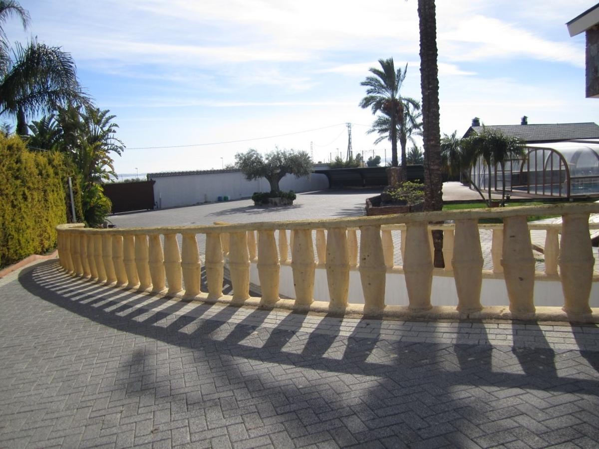 Villa in Los Montesinos, Alicante, Spain 5 bedrooms, 250 sq.m. No. 99857