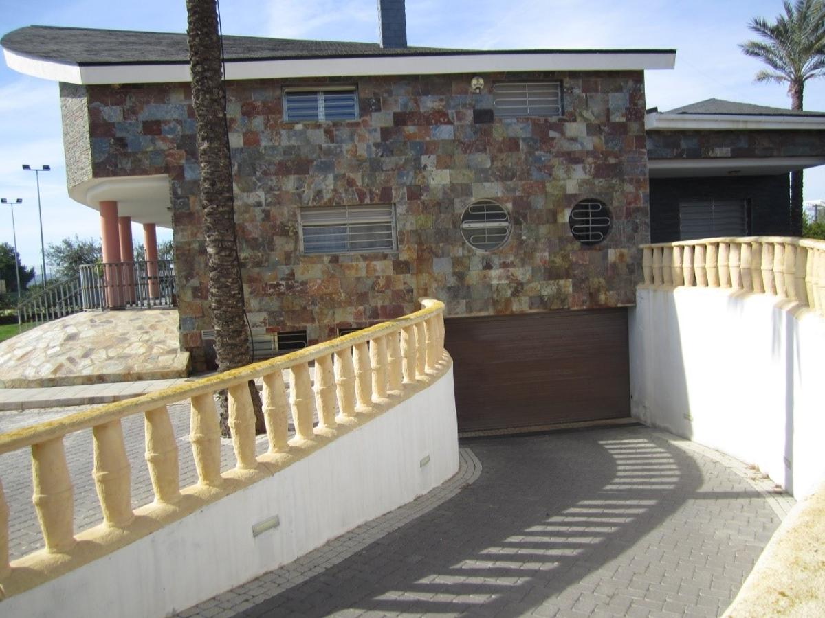 Villa in Los Montesinos, Alicante, Spain 5 bedrooms, 250 sq.m. No. 99857