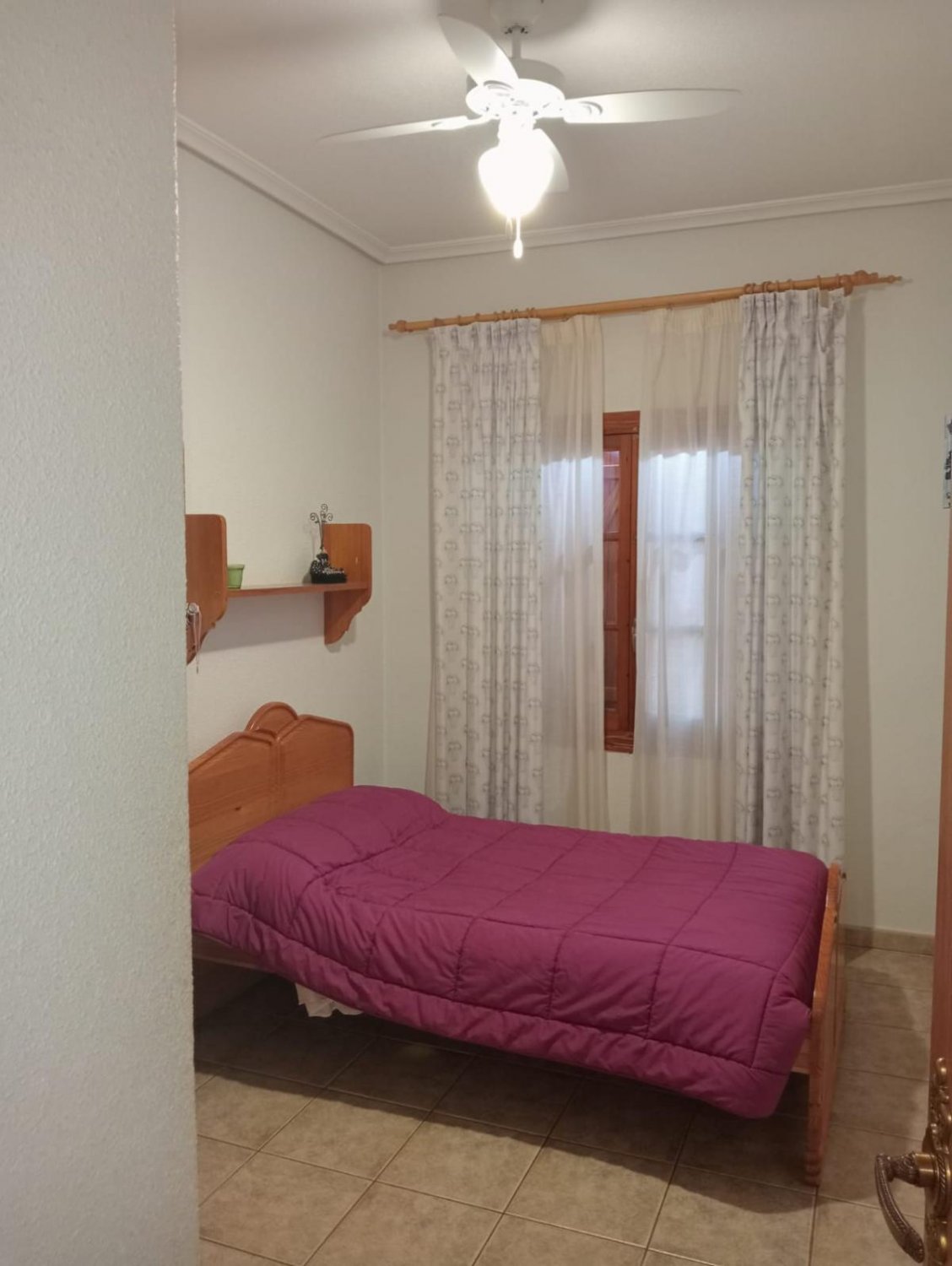 Hus i Daya Nueva, Alicante, Spanien 4 sovrum, 350 kvm. Nr. 99856