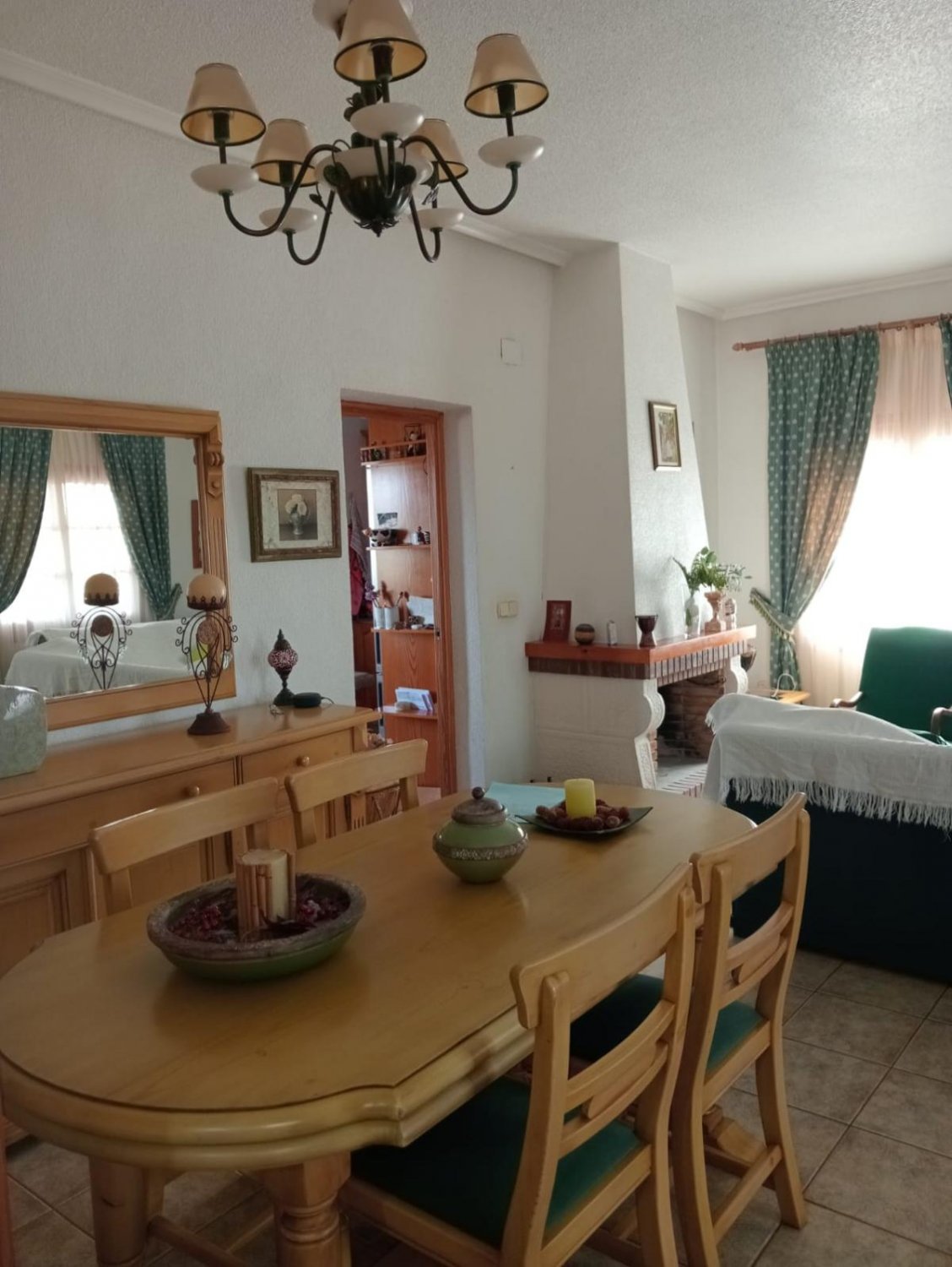 Hus i Daya Nueva, Alicante, Spanien 4 sovrum, 350 kvm. Nr. 99856