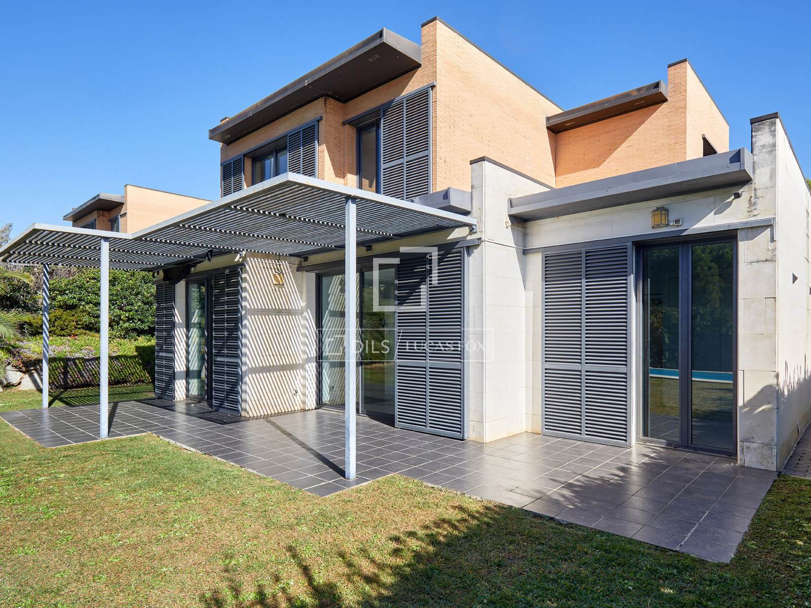 Villa en Sant Vicenc De Montalt, Barcelona, España 4 dormitorios, 266 m2 No. 150950
