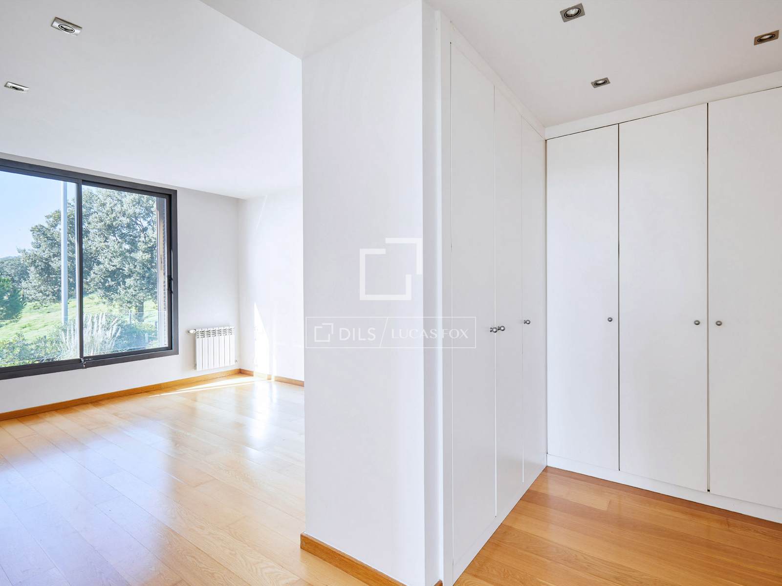 Villa en Sant Vicenc De Montalt, Barcelona, España 4 dormitorios, 266 m2 No. 150950