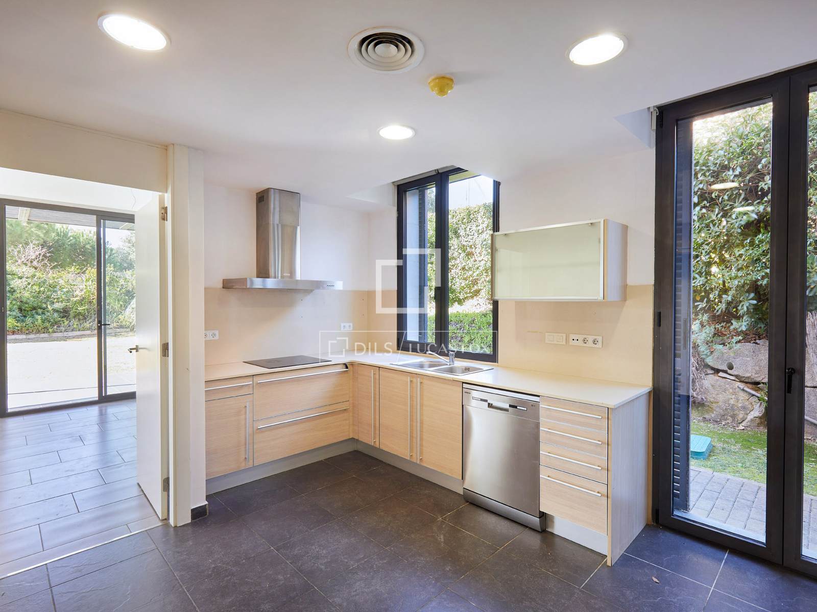 Villa en Sant Vicenc De Montalt, Barcelona, España 4 dormitorios, 266 m2 No. 150950