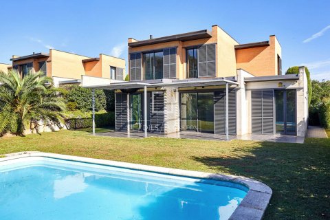 Willa w Sant Vicenc De Montalt, Barcelona, Hiszpania 4 sypialnie, 266 mkw. nr 150950