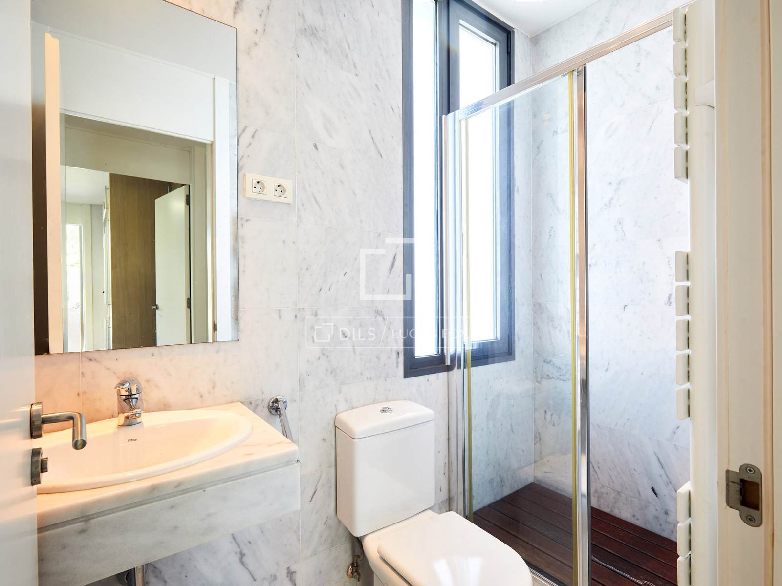 Villa en Sant Vicenc De Montalt, Barcelona, España 4 dormitorios, 266 m2 No. 150950