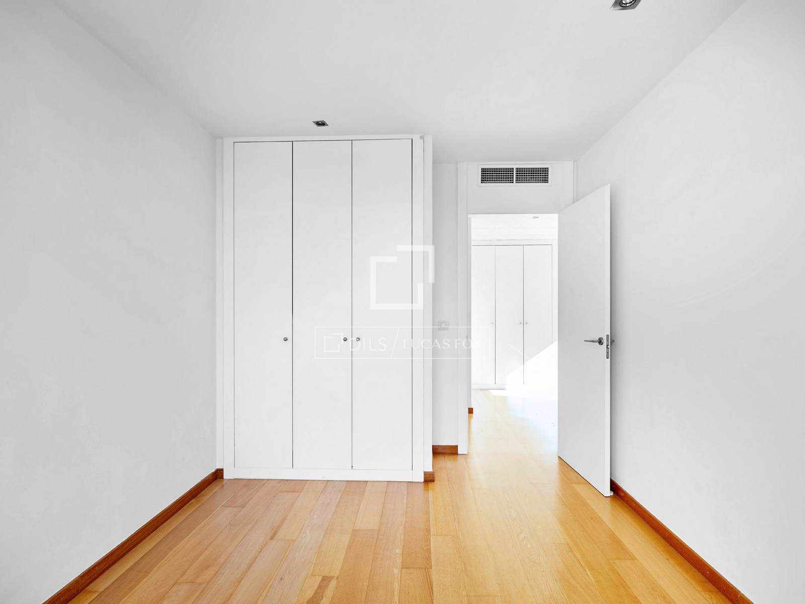 Villa en Sant Vicenc De Montalt, Barcelona, España 4 dormitorios, 266 m2 No. 150950
