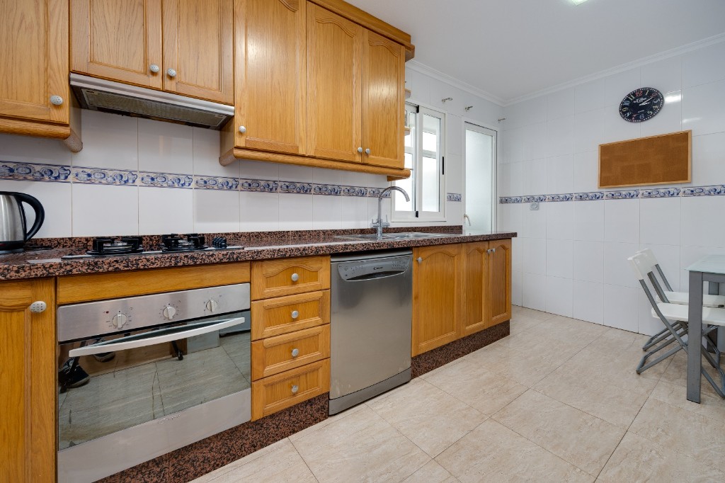 Appartamento a Torrevieja, Alicante, Spagna 3 camere da letto, 123 mq. N° 183568