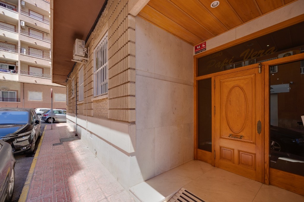 Appartamento a Torrevieja, Alicante, Spagna 3 camere da letto, 123 mq. N° 183568
