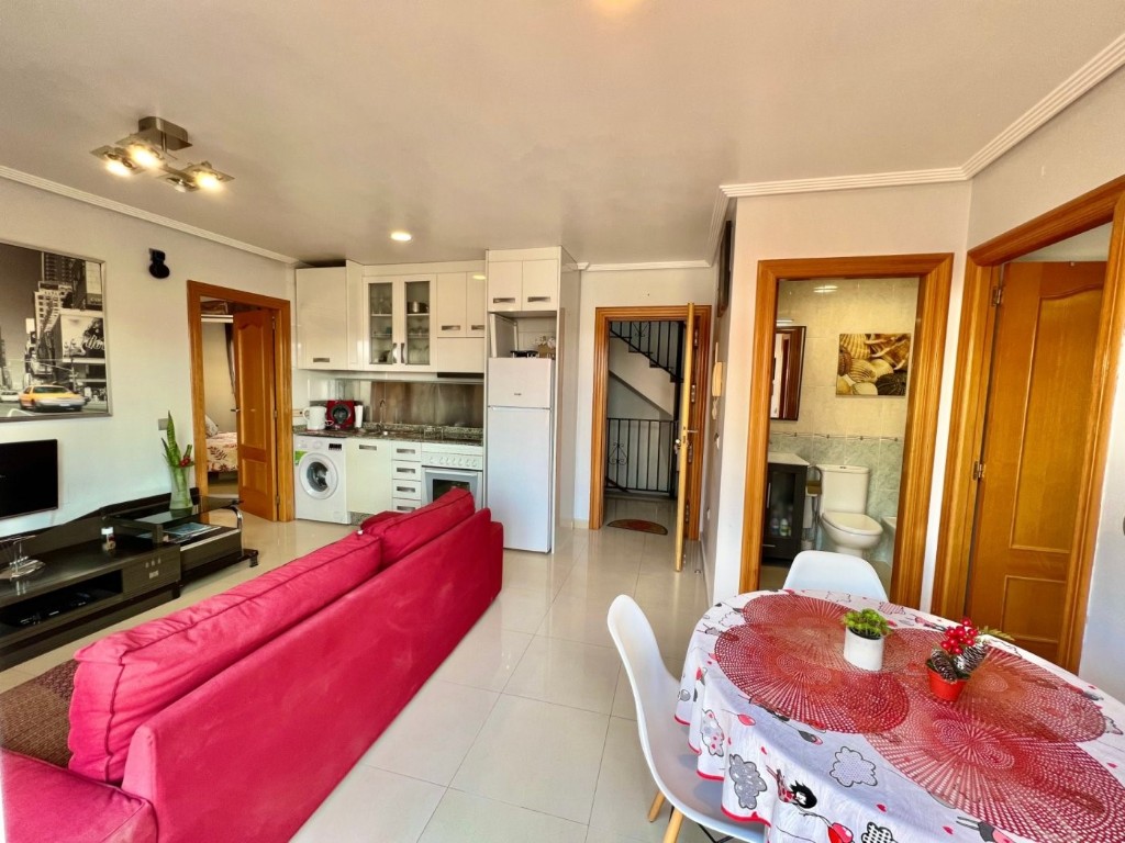 Apartment à Torrevieja, Alicante, Espagne 2 chambres, 75 m2 No. 183567