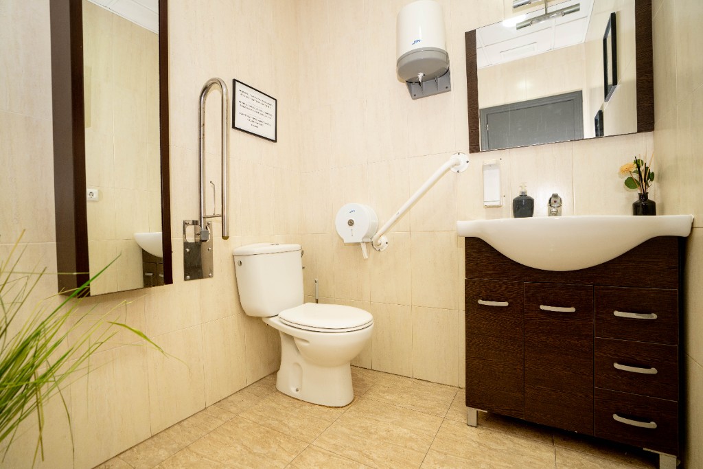 Propiedad comercial en Torrevieja, Alicante, España 130 m2 No. 183564