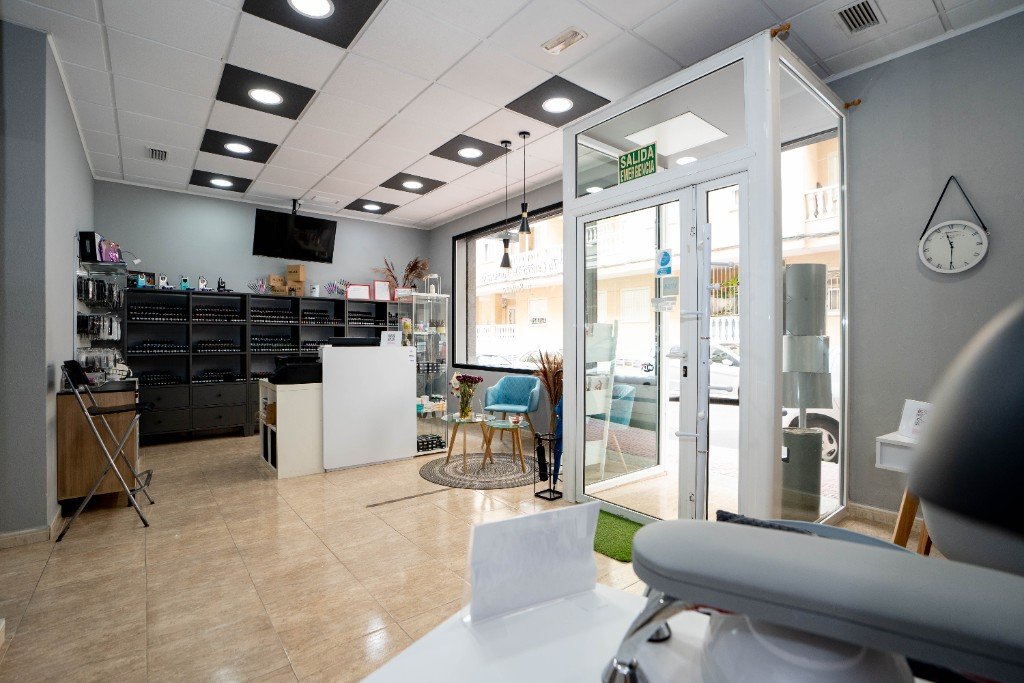 Propiedad comercial en Torrevieja, Alicante, España 130 m2 No. 183564