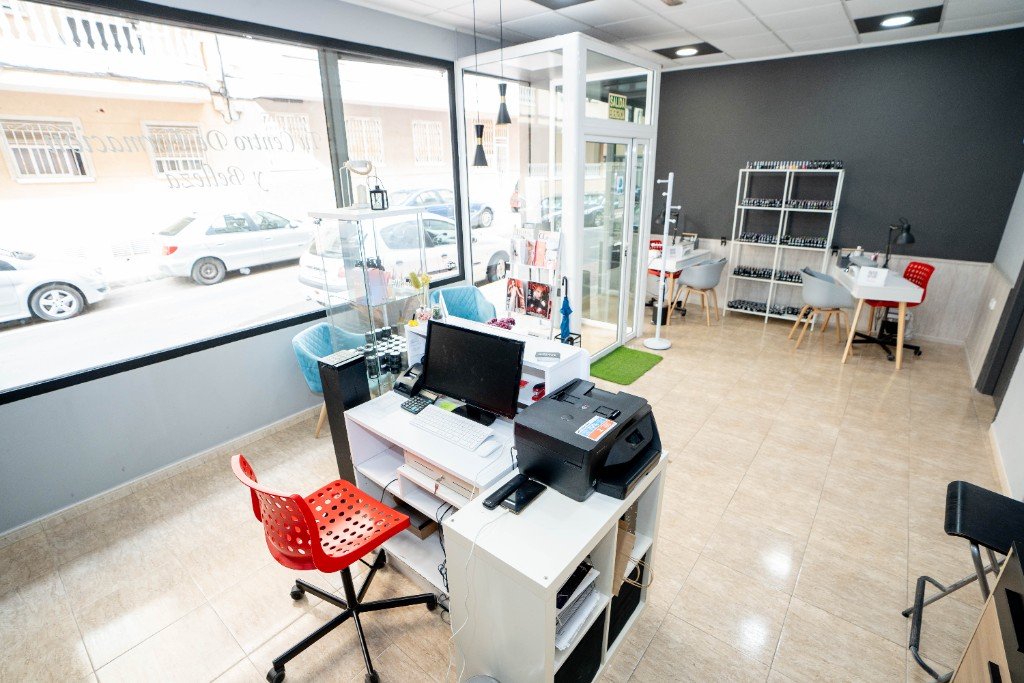 Propiedad comercial en Torrevieja, Alicante, España 130 m2 No. 183564