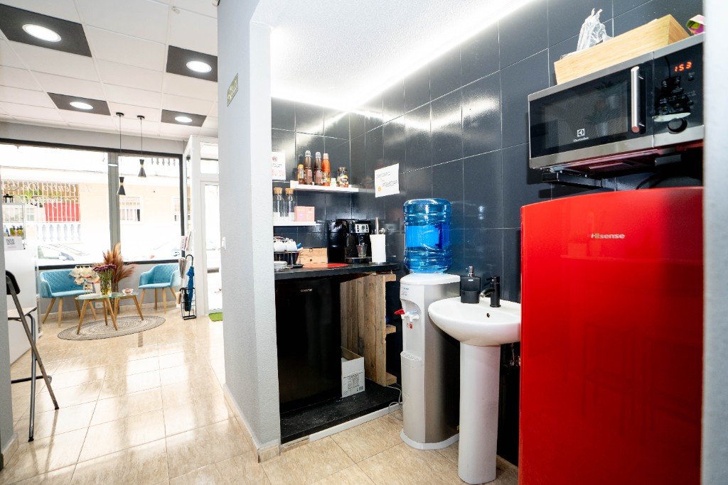 Propiedad comercial en Torrevieja, Alicante, España 130 m2 No. 183564