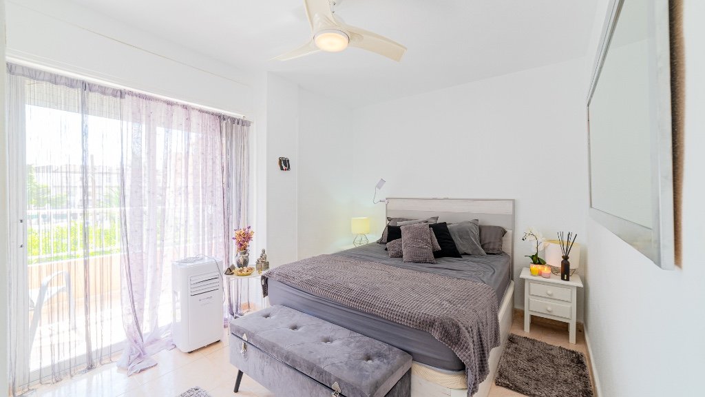 Apartamento en Punta Prima, Alicante, España 2 dormitorios, 56 m2 No. 183563