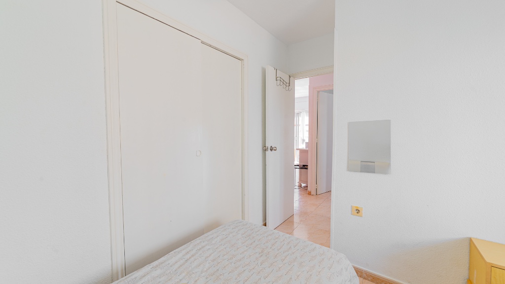 Apartamento en Punta Prima, Alicante, España 2 dormitorios, 56 m2 No. 183563
