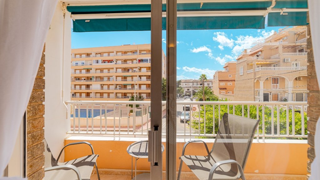 Apartamento en Punta Prima, Alicante, España 2 dormitorios, 56 m2 No. 183563