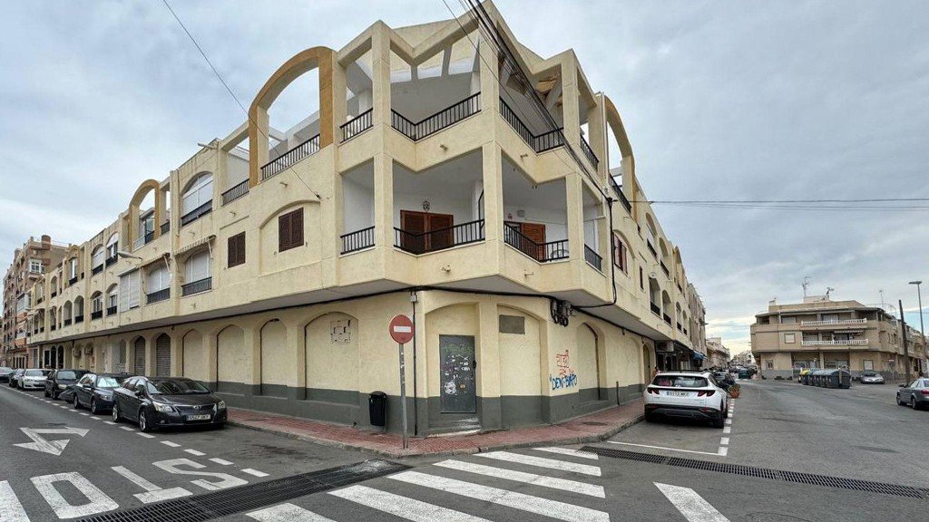 Propiedad comercial en Torrevieja, Alicante, España 228 m2 No. 183565