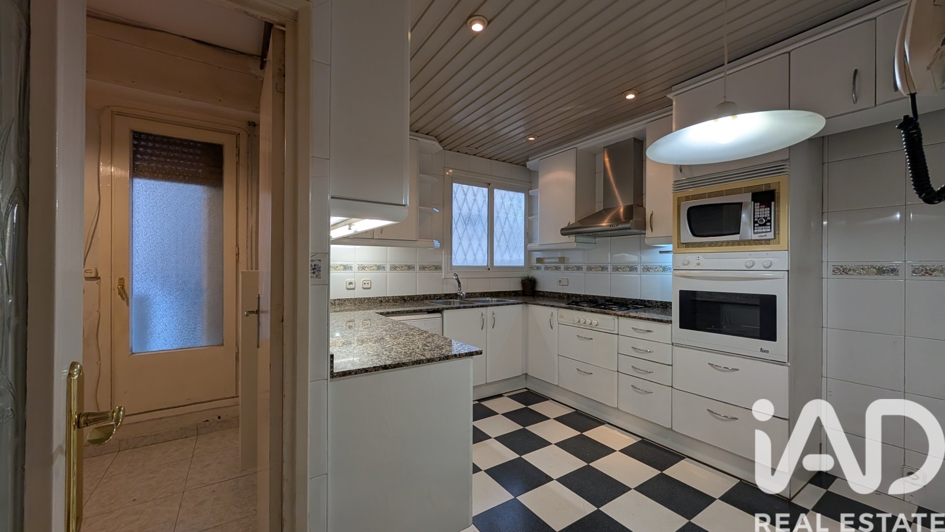 Huoneisto Barcelona, Espanja 4 makuuhuonetta, 135 m2 No. 152670