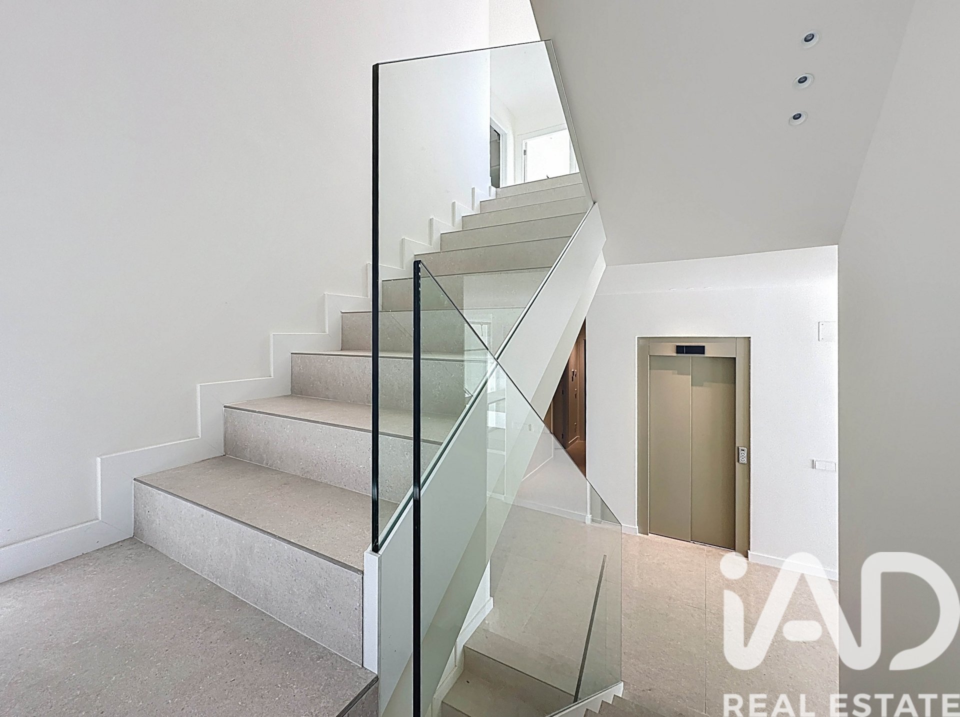 House in Sitges, Barcelona, Spain 5 bedrooms, 560 sq.m. No. 152676