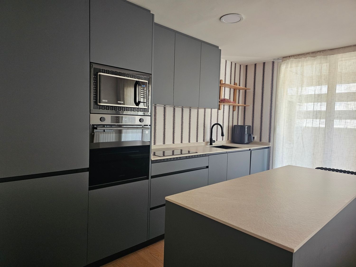 Apartment in Madrid, Spain 2 bedrooms, 158 sq.m. No. 180047