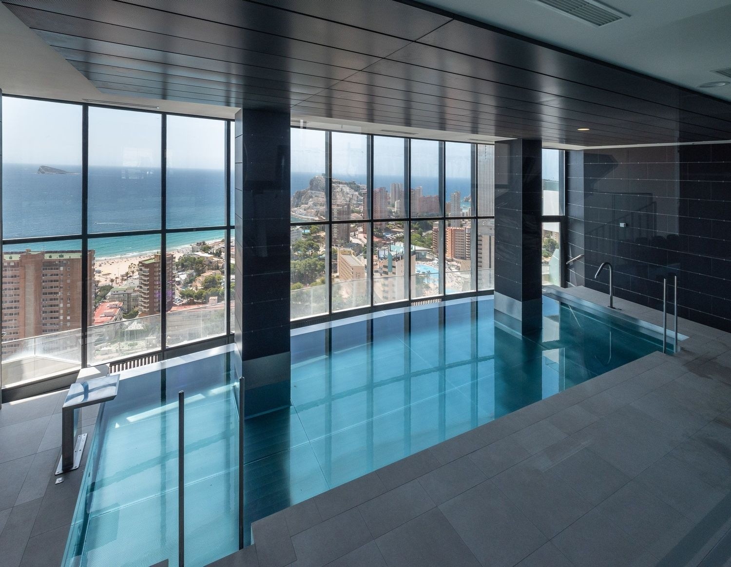 Apartment in Benidorm, Alicante, Spain 3 bedrooms, 161 sq.m. No. 180048