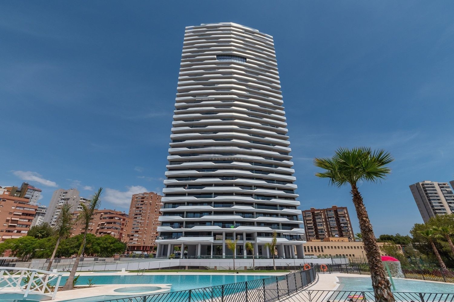 Apartment in Benidorm, Alicante, Spain 3 bedrooms, 161 sq.m. No. 180048