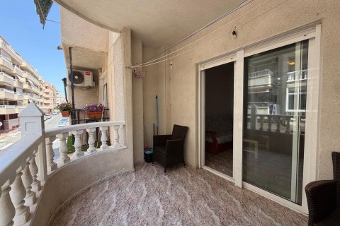 Apartment in Torrevieja, Alicante, Spain 2 bedrooms, 85 sq.m. No. 196081