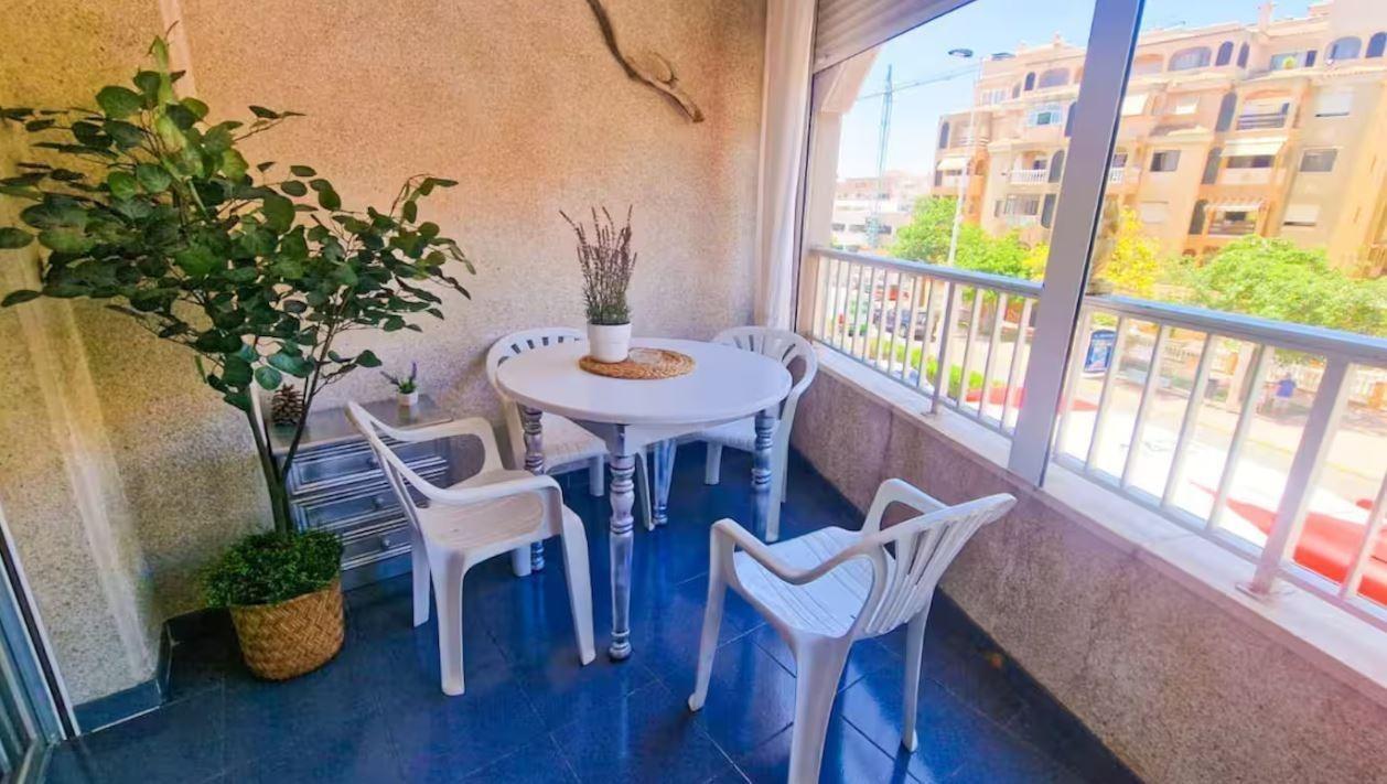 Dzīvoklis Torrevieja, Alicante, Spānijā 1 istaba, 45 m2 Nr. 196078